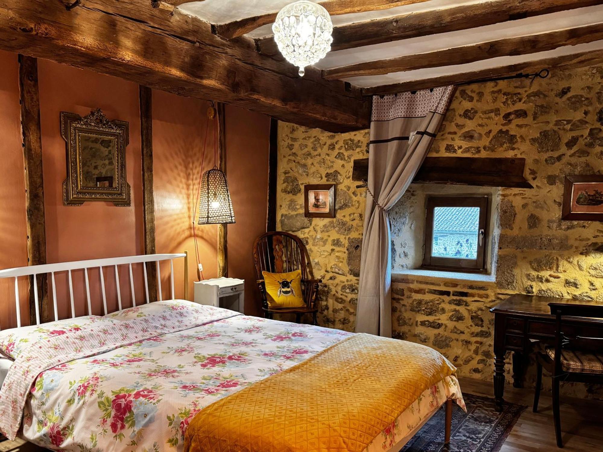 Gites Limousin - La Haute 维代 外观 照片